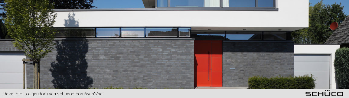 PVC voordeur van Schüco in rood